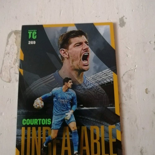 Football cards like new, Courtois and Alison Unbeatable and Max Power