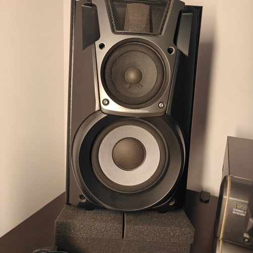 Technics sound system used, includes amplifier and equalizer