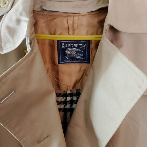 Burberry women's trench coat like new, beige, size M