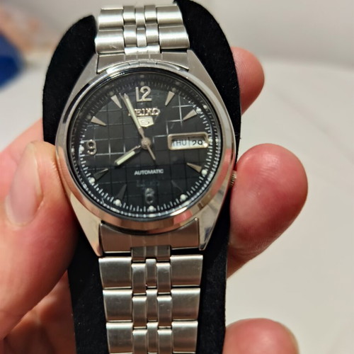 Seiko 5 Automatic Watch new, black and silver
