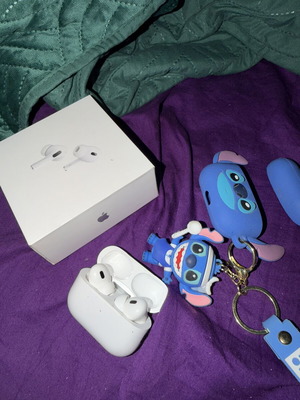 Apple AirPods Pro 2 wireless earbuds, like new, sweat resistant, white