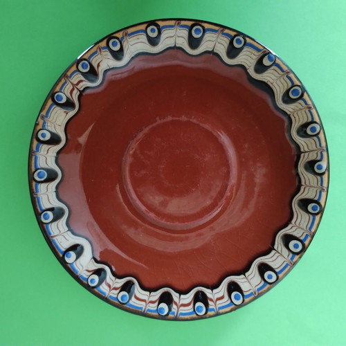 Troyan Ceramics Service Parts like new with traditional decor