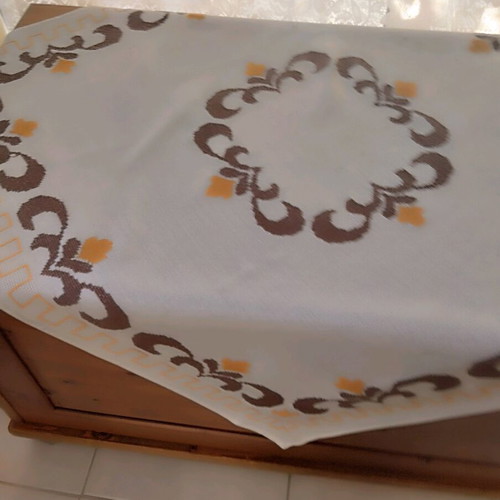 Vintage square tablecloth like new, 70x70 cm, finely crafted