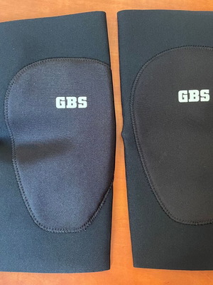 GBS knee pads new, size XL