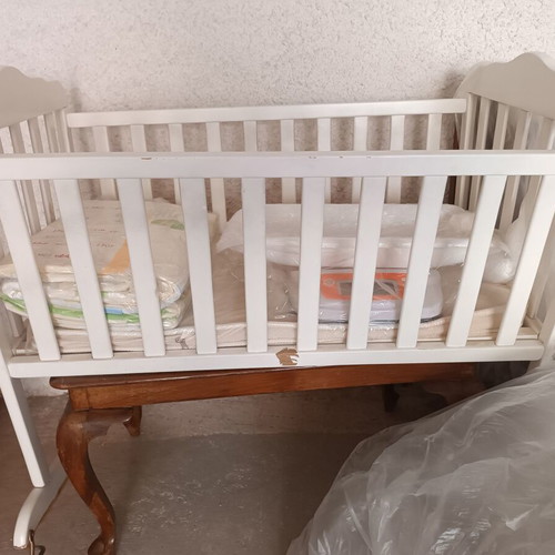 Baby Cot with Mattress, Scale and Quilt like new