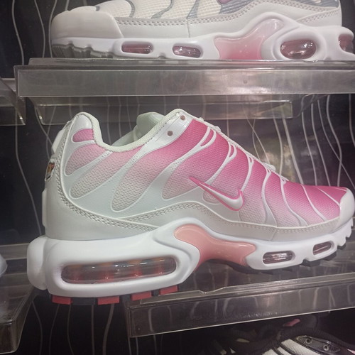 Nike Tn sneakers new, white and pink, athletic style