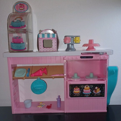 Barbie Bakery Shop used, missing parts, needs playdough