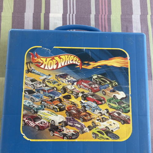 Hot Wheels plastic case for 60 cars, used, one clip broken