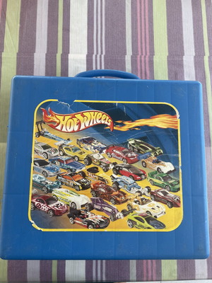 Hot Wheels plastic case for 60 cars, used, one clip broken