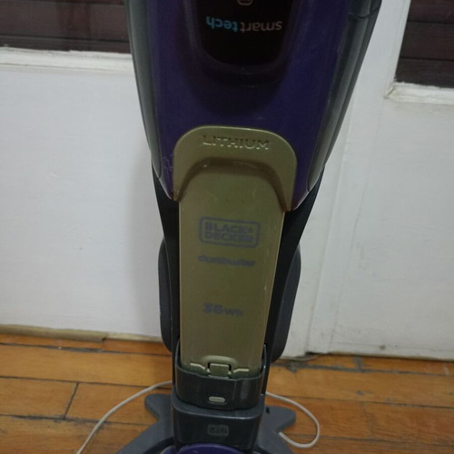 Black and Decker stick vacuum used, defective battery, with charger and brush