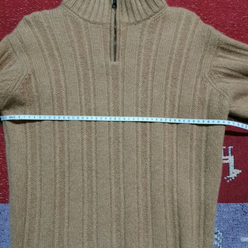Italian 100% cashmere sweater like new, beige