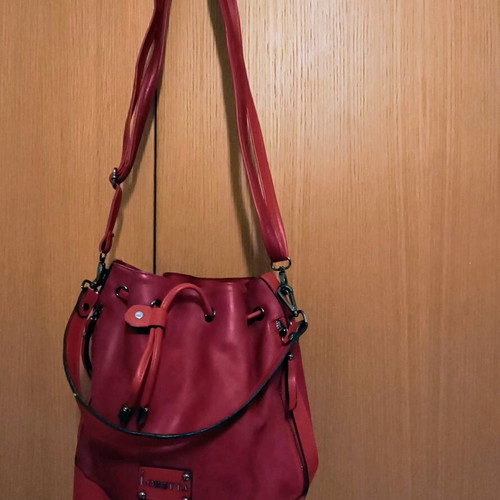 Loretta drawstring bag large, like new, red