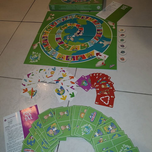 Prenatal board games like new, intact
