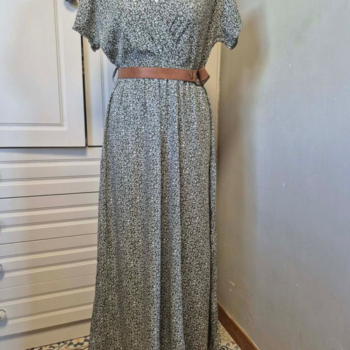 Maxi dress white-green one size with tan belt new