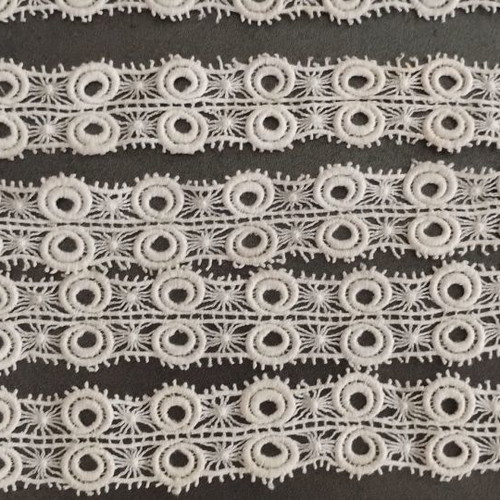Machine lace like new, 8.00x6.5 and 4.70x3 in three pieces