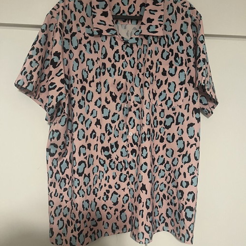 Leopard shirt Shein like new, size L, pink and turquoise