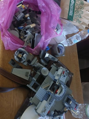 Lego Millennium Falcon μεταχειρισμένο, κομμάτια όπως το βλέπετε