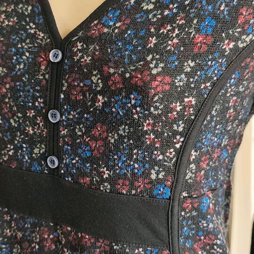 Attrattivo A-line dress like new, colorful size Medium