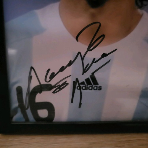 Kun Aguero authentic autograph new