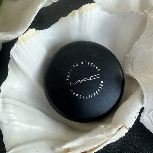 MAC Next To Nothing Powder light plus, like new