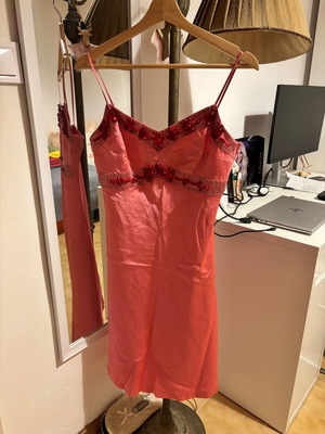 Mini Laurel dress like new, pink-fuchsia with embroidery, size S 36
