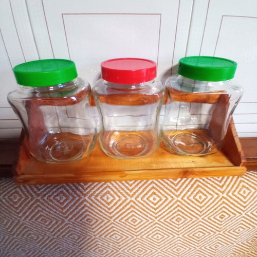 Spice jars like new with base