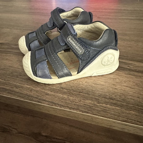 Biomecanics children's shoes like new