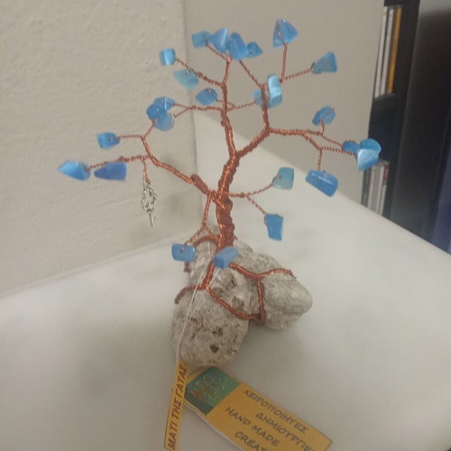 Decorative tree made of copper and semi-precious stones, handmade, new
