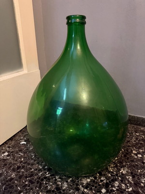 Decorative vase like new