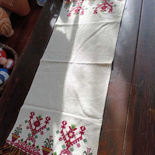 Woven embroidery cross-stitch like new