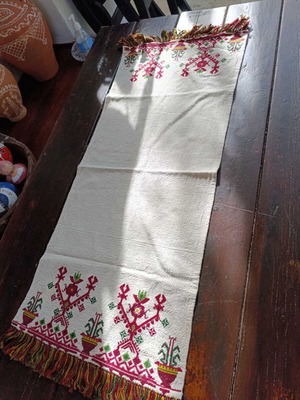 Woven embroidery cross-stitch like new