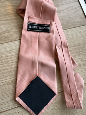 Silk tie pink like new
