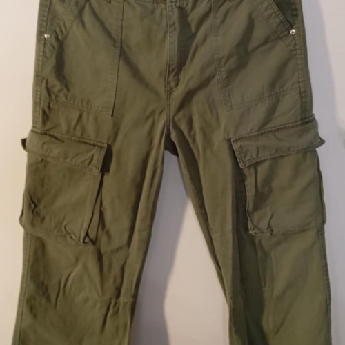 Bershka Cargo Pants khaki like new, size S