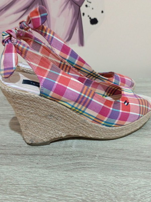 Tommy Hilfiger platform shoes used, size 37