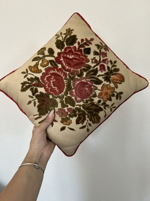 Vintage embroidered pillow like new