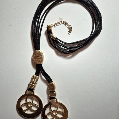 Glamour Necklace like new, black and gold