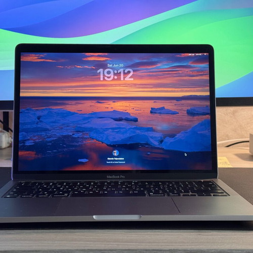 Macbook Pro M1 256GB SSD 8GB RAM like new