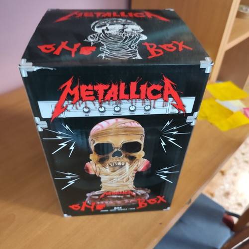 Metallica One Box official merch like new