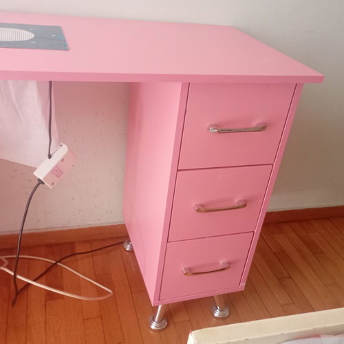 Nail Table like new with built-in extractor