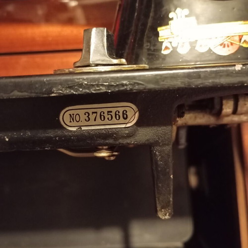 Ideal De Luxe treadle sewing machine like new