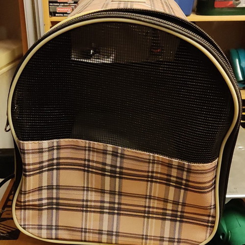 Pet carrier basket used, fabric with zipper and pocket