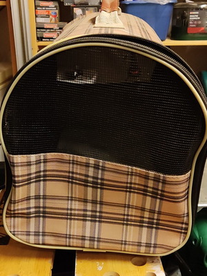 Pet carrier basket used, fabric with zipper and pocket