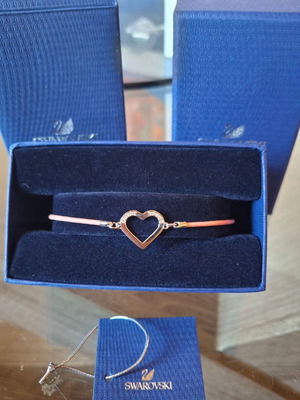 Swarovski bracelet with pink and silver details