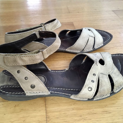 Khrio leather beige sandals, comfortable with soft sole, size 39