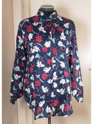 Benetton shirt with roses like new, size M