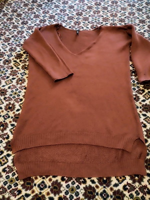 Stradivarius long blouse with 3/4 sleeves like new, cherry knit pattern