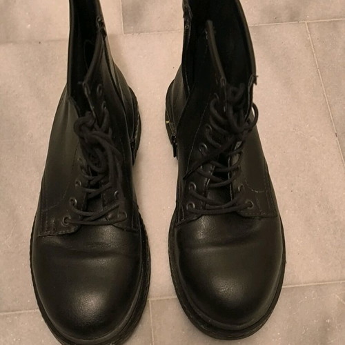 Black Camden women's boots size 39 like new