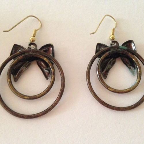 Dangling earrings used with hoops and vintage bows gold-colored