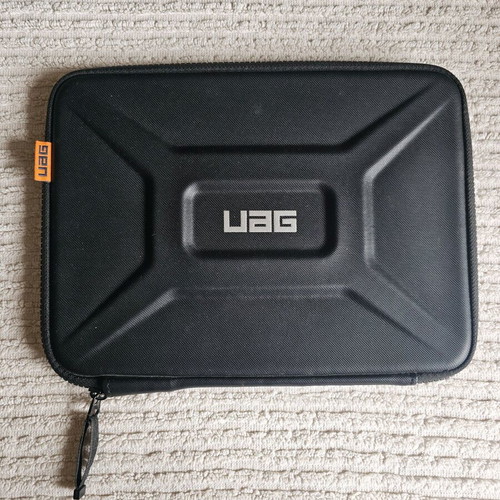 UAG carrying case like new, black, 11 inches
