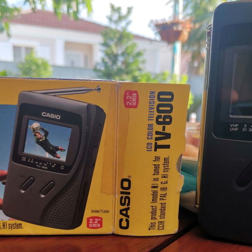 Casio TV-600 Portable Pocket Television 2.2 Inch New